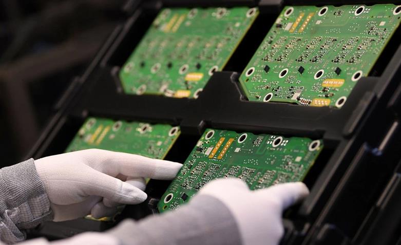 PCB assembly factory answers for you: What are the components of a circuit board?